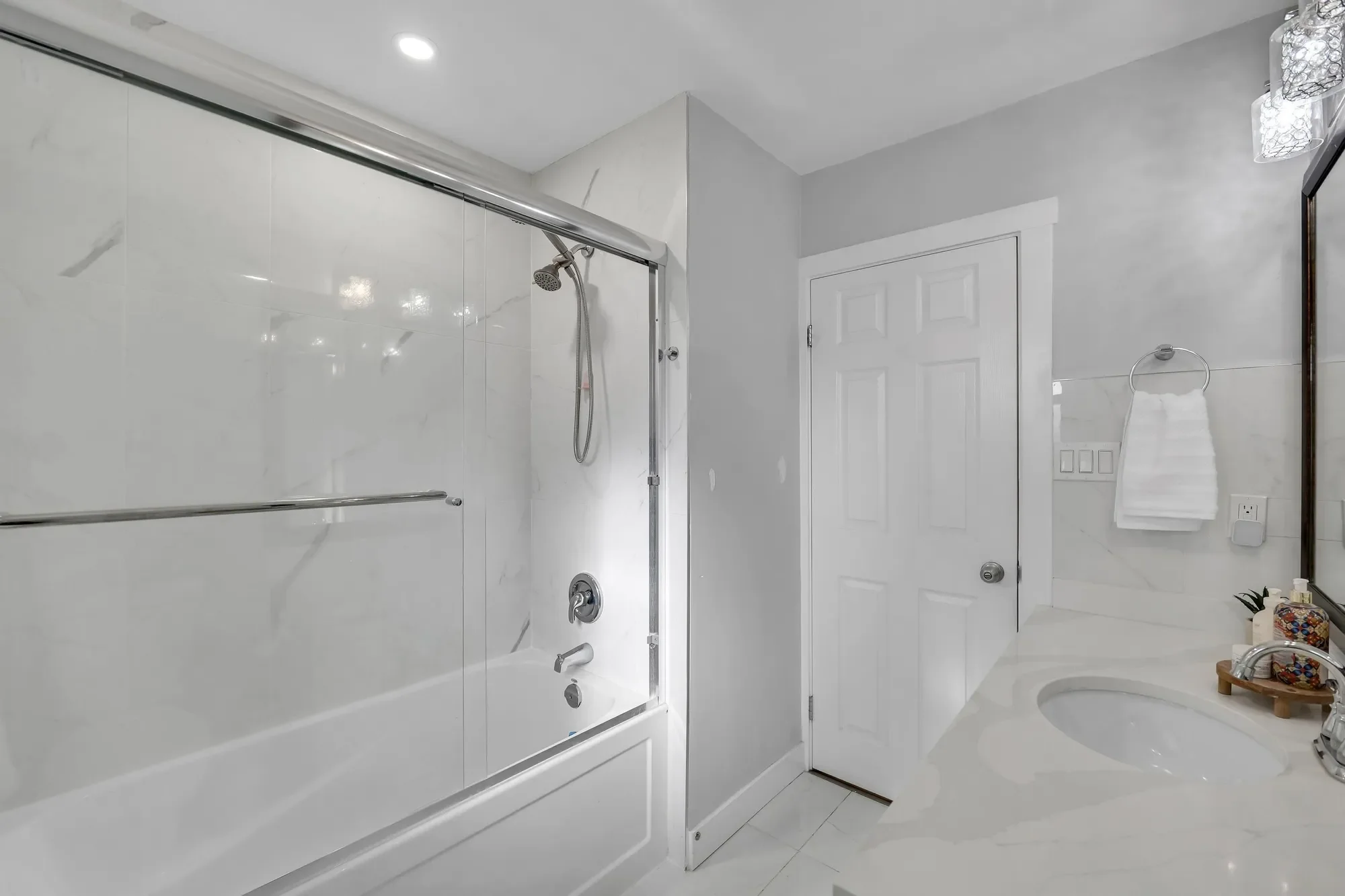 2026 Garibaldi Way, Squamish, British Columbia, Canada. - Photo 20