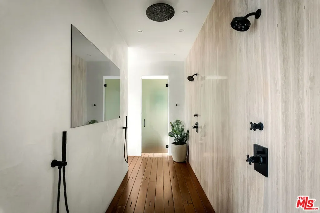 839 N Genesee Avenue, Los Angeles, California, United States. - Photo 33
