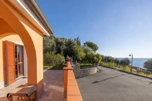Menton, Provence-Alpes-Côte d'Azur, France. - Photo 6