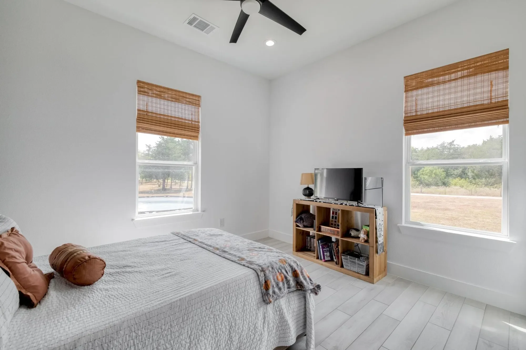 1901 E State Highway 21 B, Paige, Texas, United States. - Photo 12