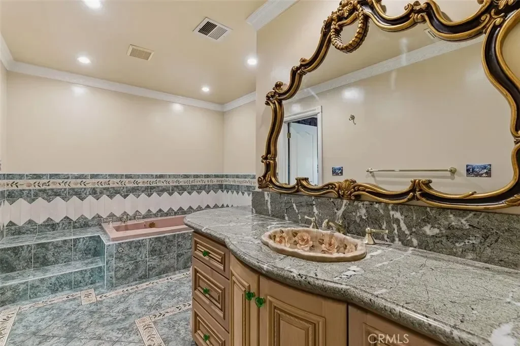 56 N Arroyo, Altadena, California, United States. - Photo 25