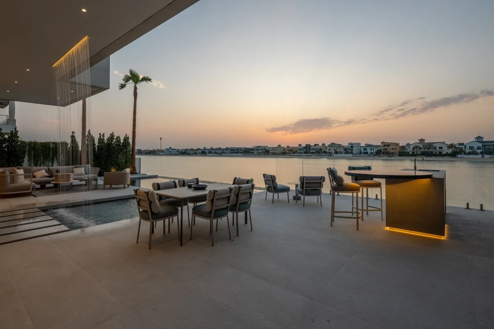 Palm Jumeirah - The Palm Jumeirah - Dubai - United Arab Emirates, Dubai, Dubai, United Arab Emirates. - Photo 5