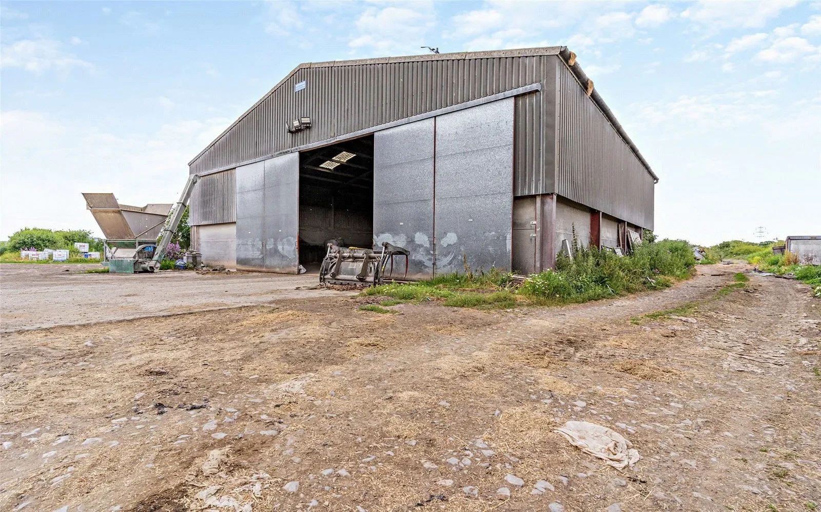 Exterior photo 9
