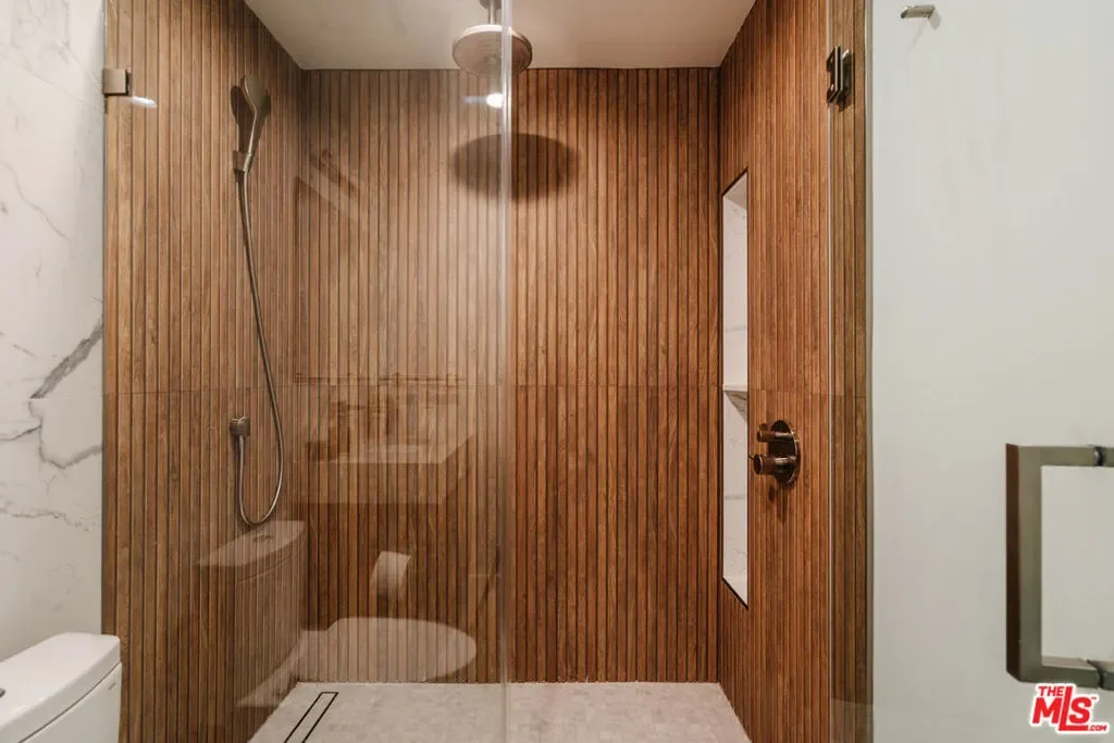 8446 Kirkwood Drive, Los Angeles, California, United States. - Photo 21