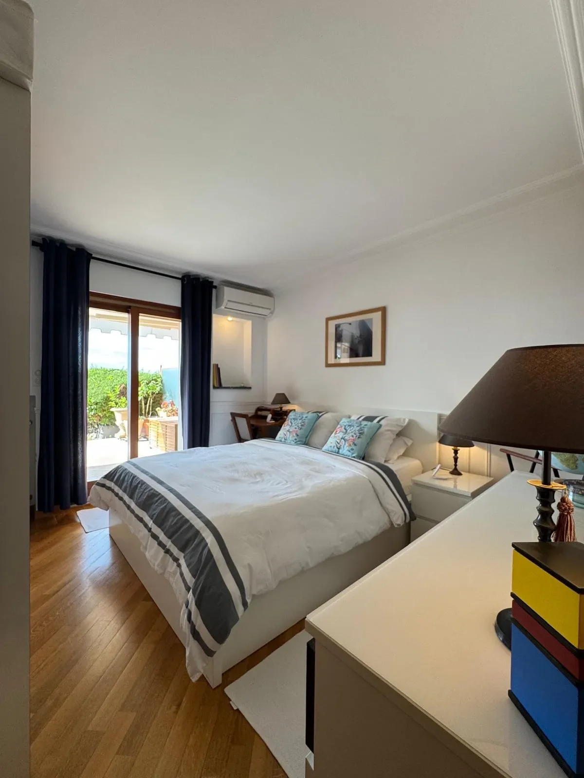 STUNNING 2-ROOM APARTMENT IN A PRESTIGIOUS RESIDENCE