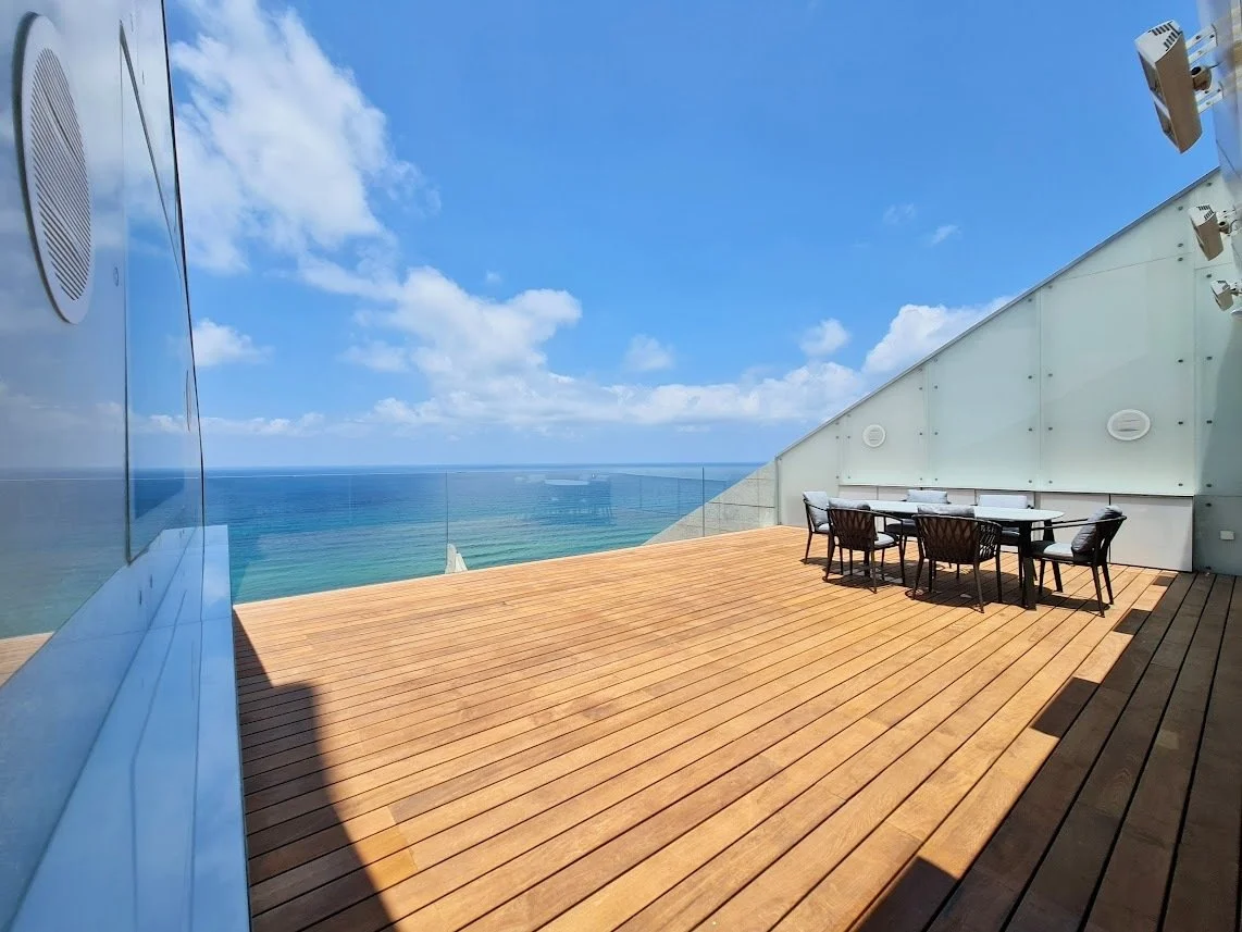 Exterior photo 4