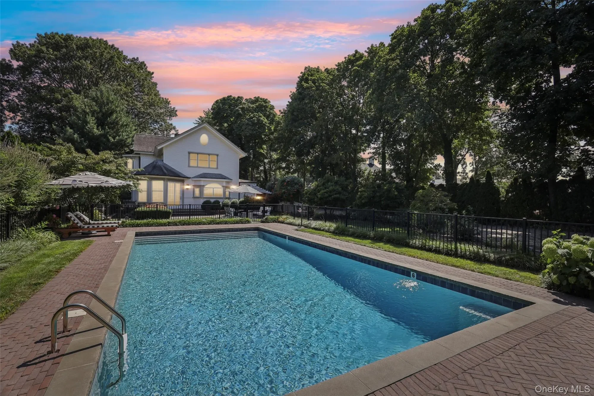 19 E Williston Avenue, East Williston, Ny, 11596