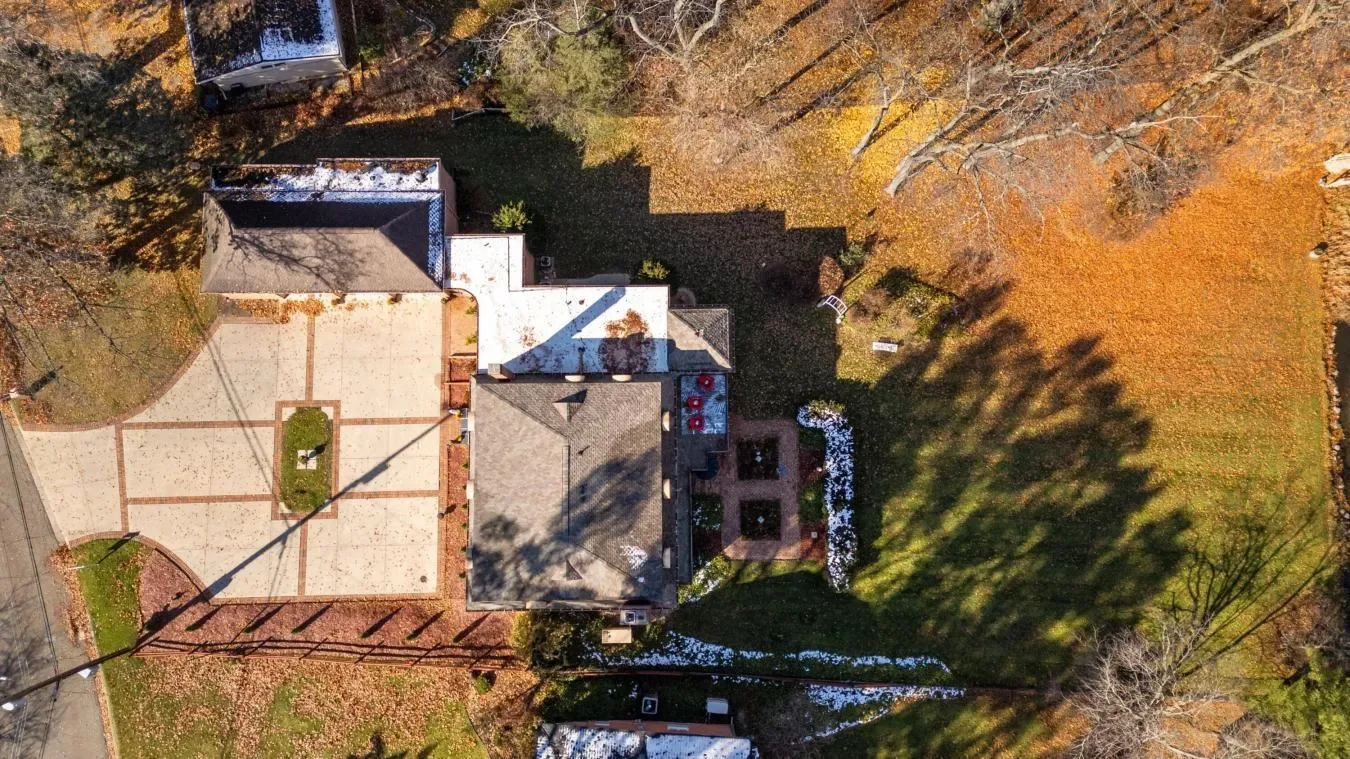 1818 Greenbriar Drive, Portage, Michigan, United States. - Photo 18
