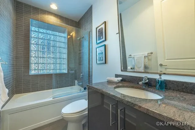 319 West Erie Street , 2W, Chicago, IL 60654, Chicago, Illinois, United States. - Photo 20