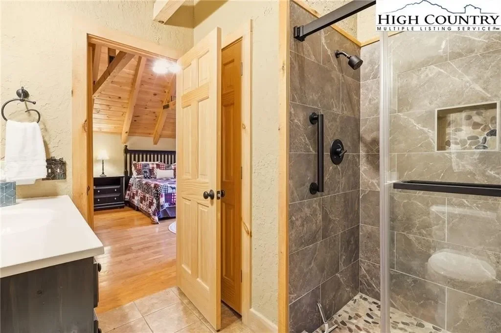 305 Fox Cove Road, Ferguson, NC 28624, Ferguson, North Carolina, United States. - Photo 12