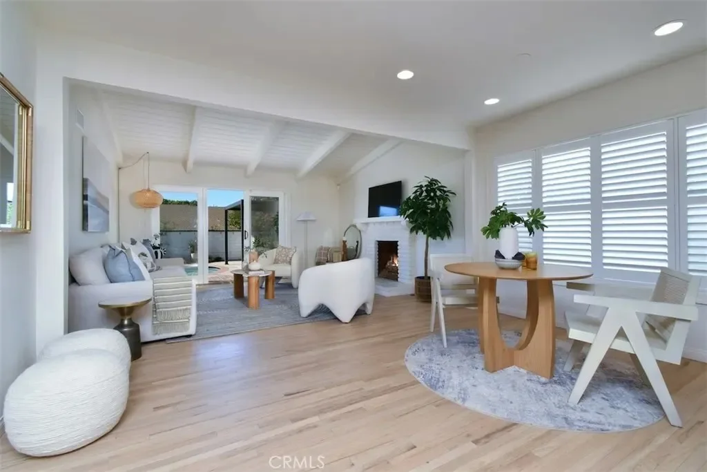 12614 Morrison, Los Angeles, California, United States. - Photo 7