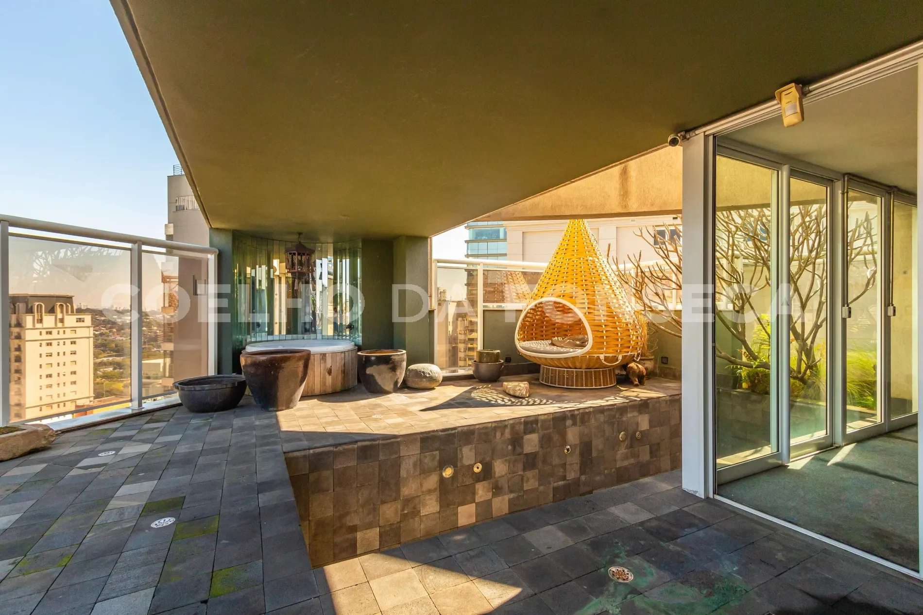 Exterior photo 9
