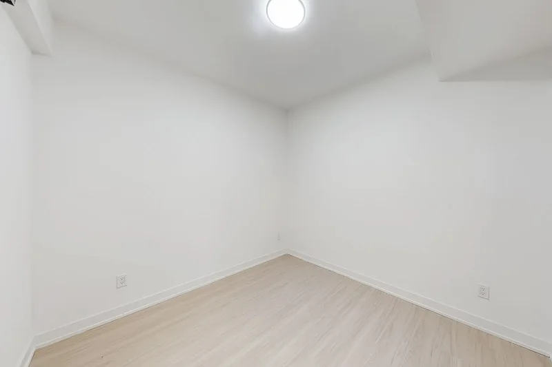 8 Wellesley St W  707, Toronto, ON M4Y 0J5, Toronto, Ontario, Canada. - Photo 20
