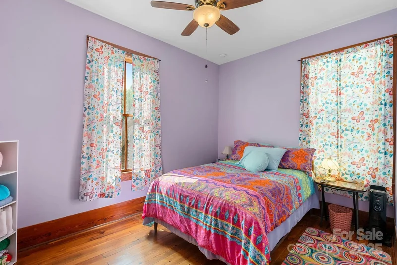 305 Ficker Circle, Hendersonville, NC 28739, Laurel Park, North Carolina, United States. - Photo 5