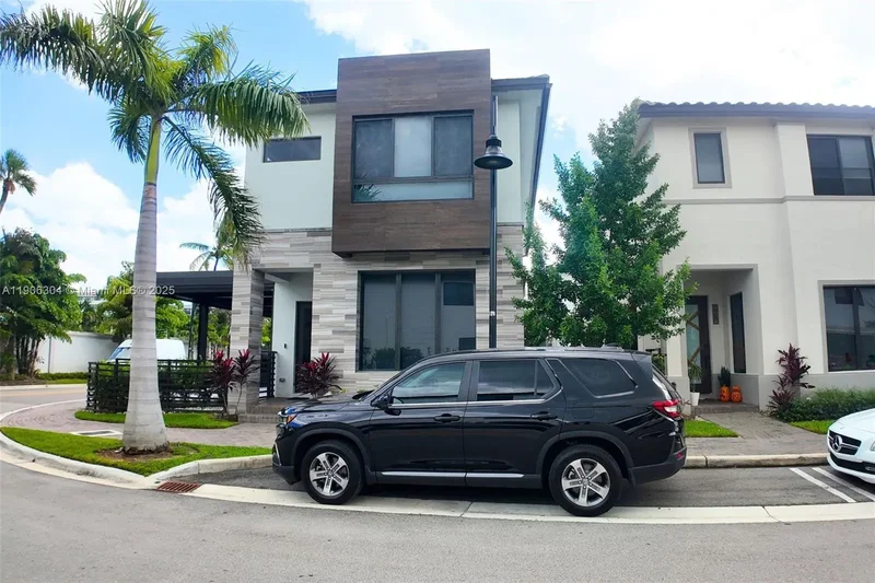 8002 NW 43rd St, Miami Springs, Florida, United States. - Photo 21