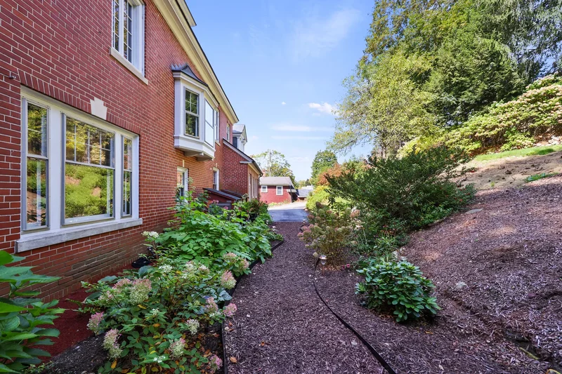 5 Crofut St, Pittsfield, MA 01201, Pittsfield, Massachusetts, United States. - Photo 53