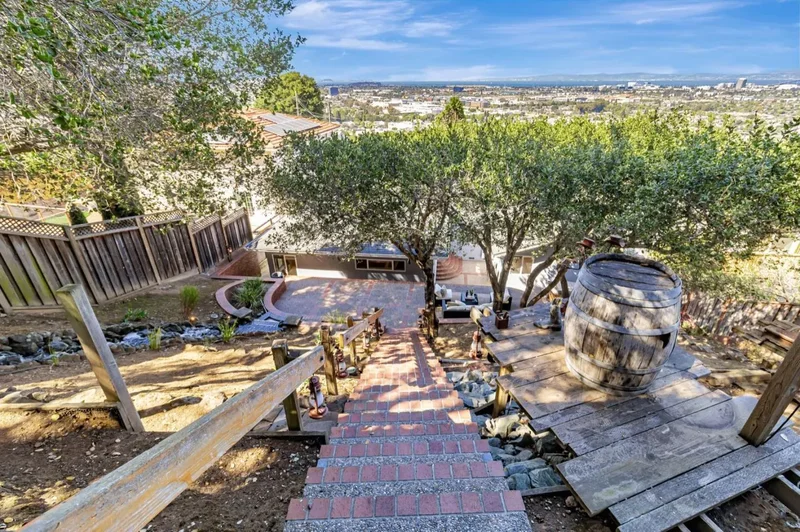 241 42nd Avenue, San Mateo, California, United States. - Photo 21