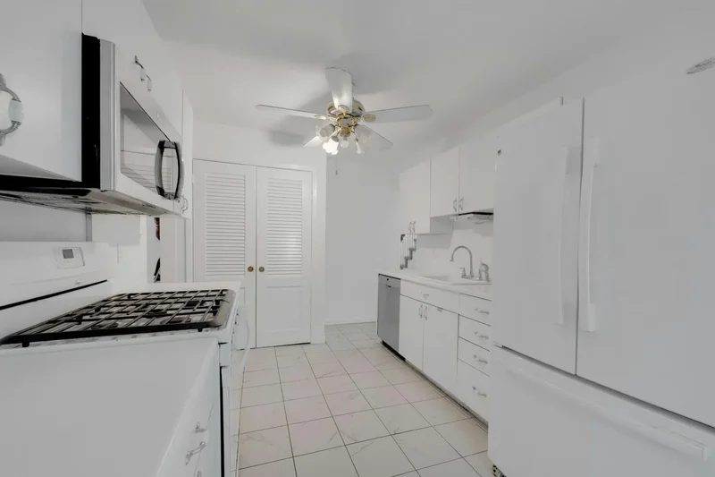 3014 Baisley Avenue, New York, New York, United States. - Photo 29