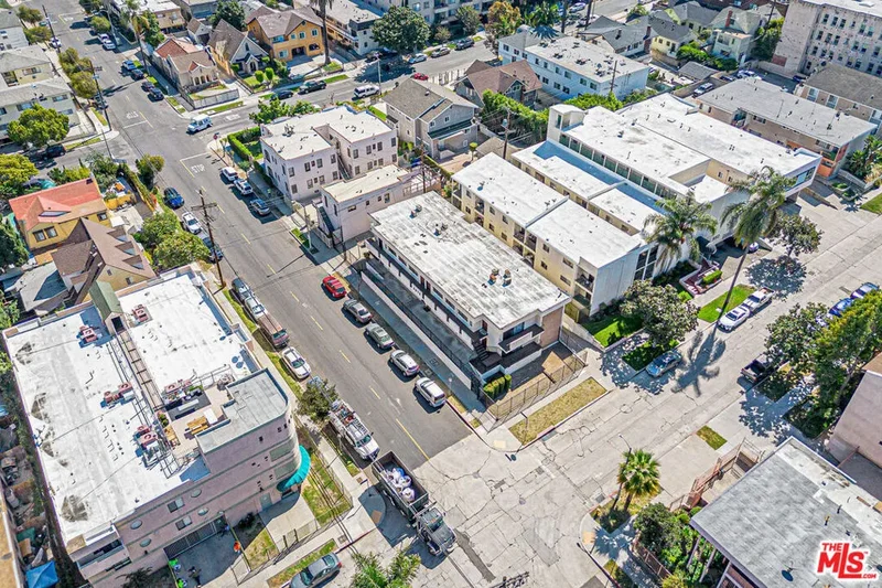 940 S Gramercy Place, Los Angeles, California, United States. - Photo 30