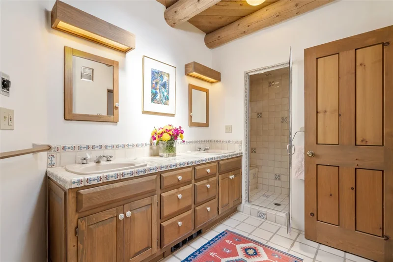 61 Calle Encanto, Santa Fe, NM 87506, Santa Fe, New Mexico, United States. - Photo 36