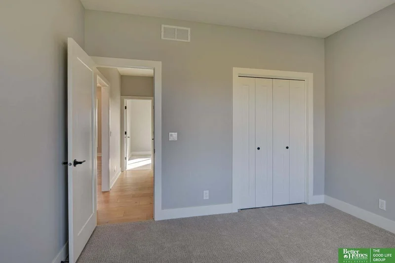 21155 Hartman Avenue, Elkhorn, NE 68022, Omaha, Nebraska, United States. - Photo 27
