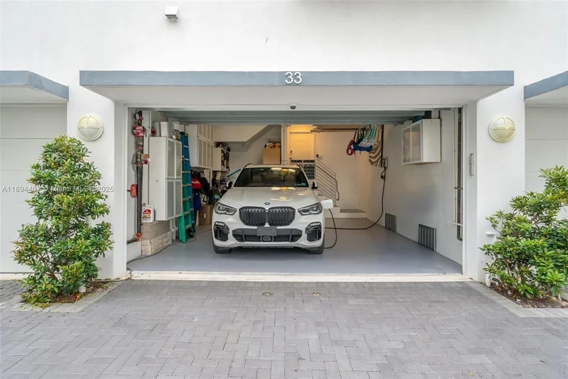 33 N Shore Dr, Miami Beach, Florida, United States. - Photo 41