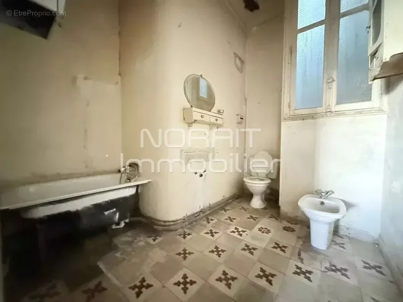 LOT 3 APARTMENTS - TO RENOVATE - BEAUSOLEIL (06240)