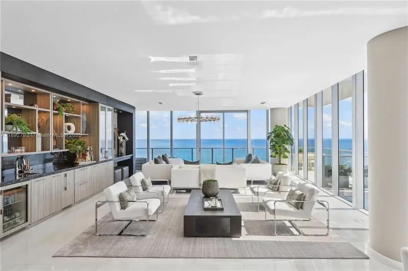 3 Bedrooms Condominium