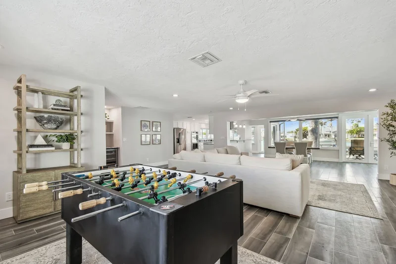 1514 Sea Gull Drive S, St Petersburg, FL 33707, St. Petersburg, Florida, United States. - Photo 24