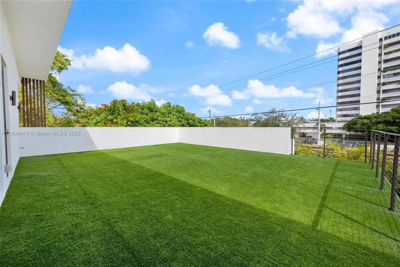 300 NE 48th St, Miami, Florida, United States. - Photo 23