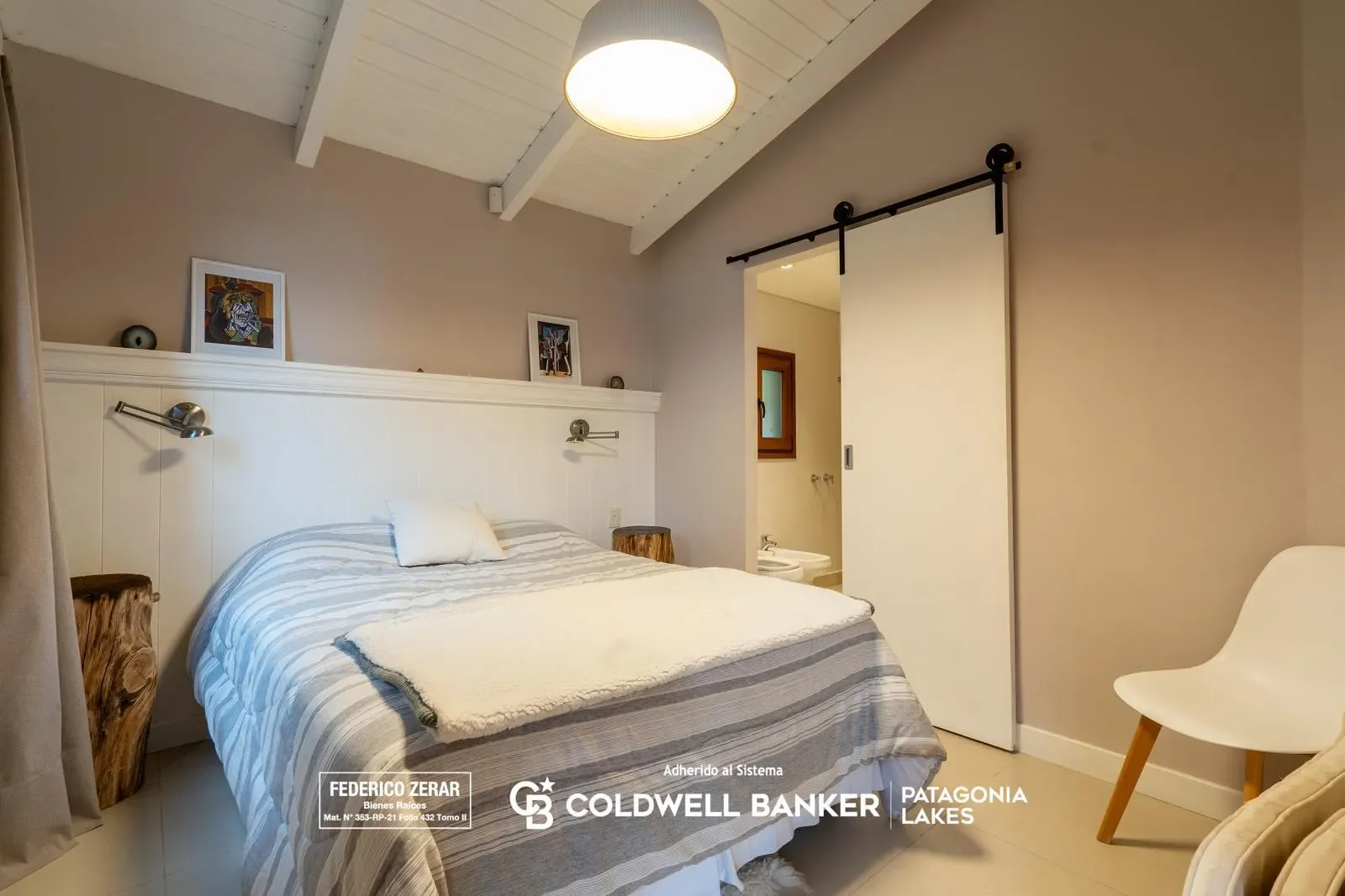 VENTA - Exclusiva casa de 8 ambientes, 5 dormitorios, 6 baños en barrio Las Vertientes, Bariloche, San Carlos de Bariloche, Río Negro, Argentina. - Photo 49