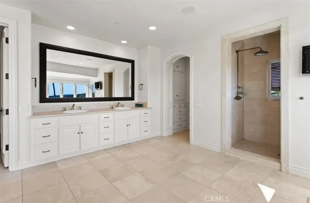 6 Windemere Court, Newport Beach, California, United States. - Photo 23