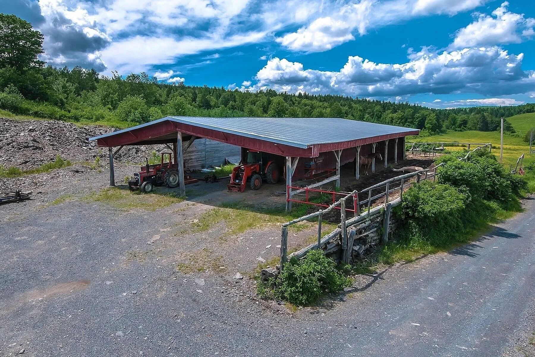 Exterior photo 7
