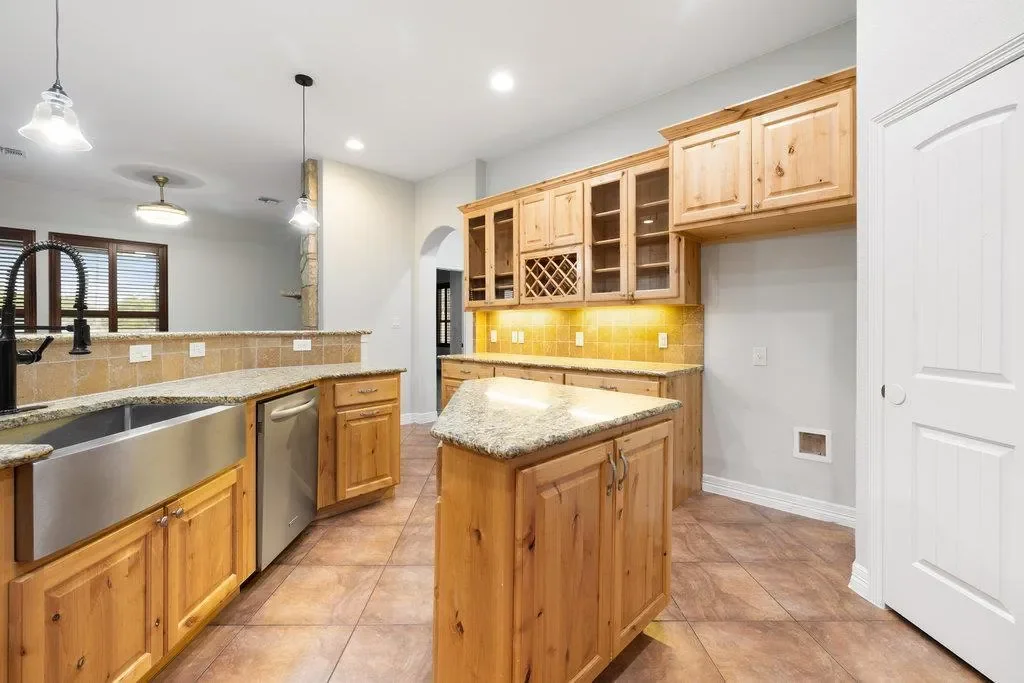 321 Sarahs LN, Liberty Hill, Texas, United States. - Photo 9