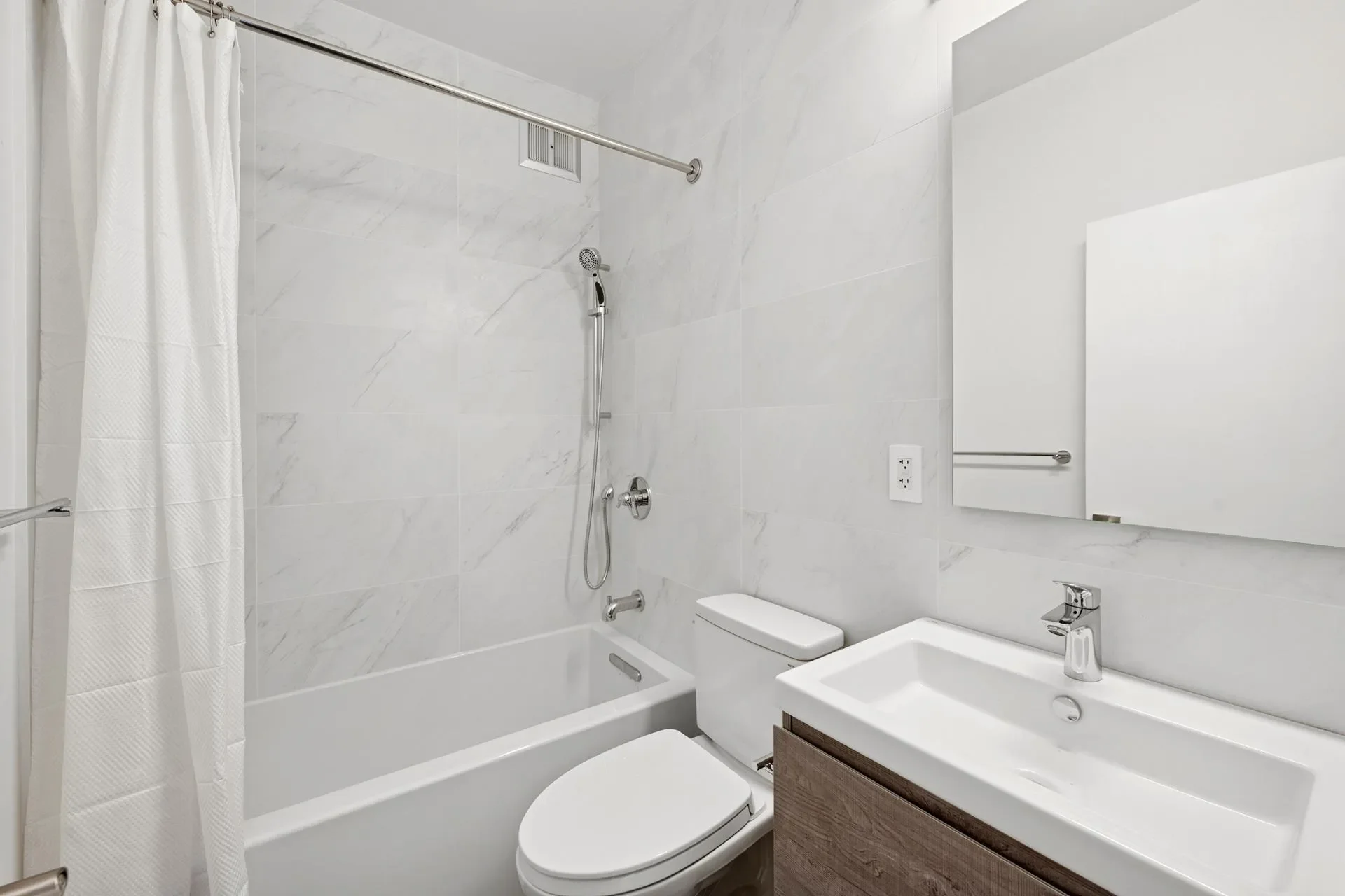 The Wakefield, 525 E 80TH ST, New York, New York, United States. - Photo 7