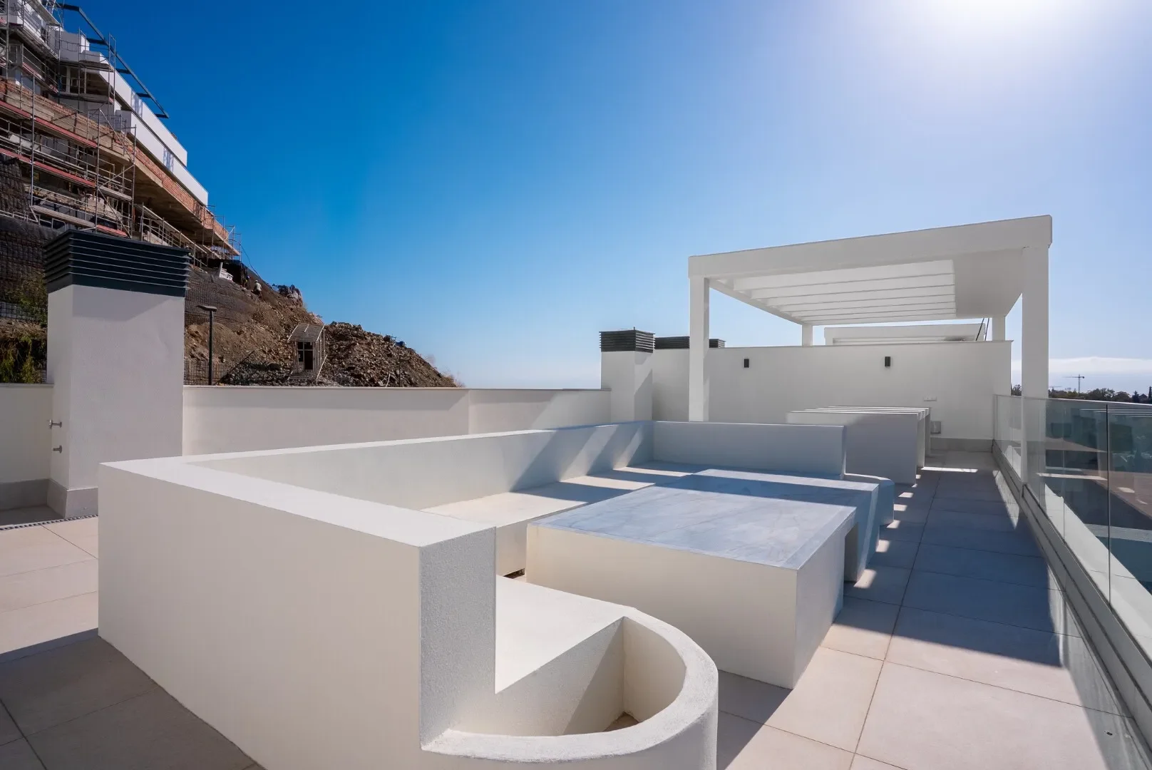 Exterior photo 6