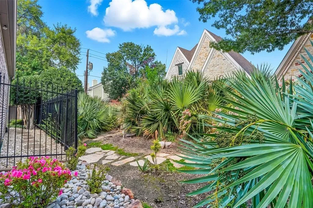 6152 Stapleford Circle, Dallas, Texas, United States. - Photo 18
