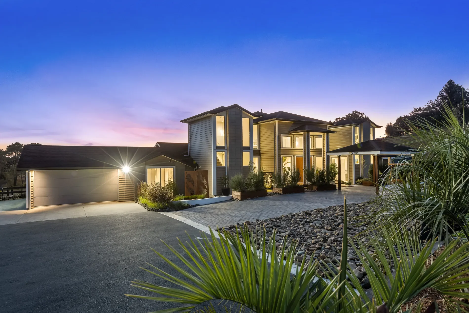 Exterior photo 3