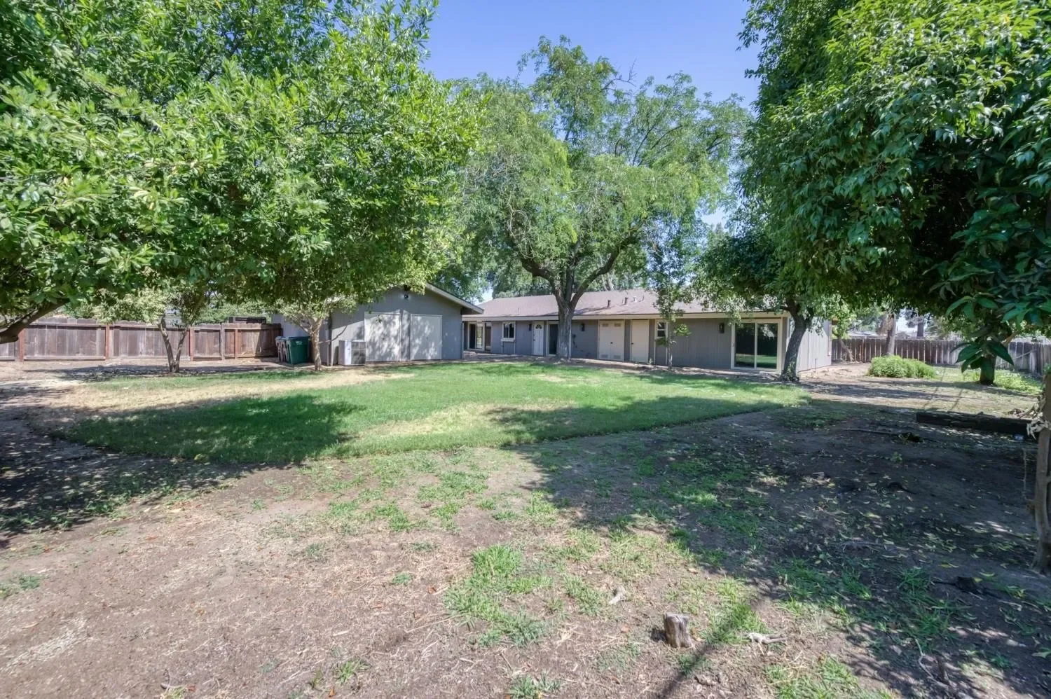 1904 Fairway Avenue S, Fresno, CA 93727, Fresno, California, United States. - Photo 31