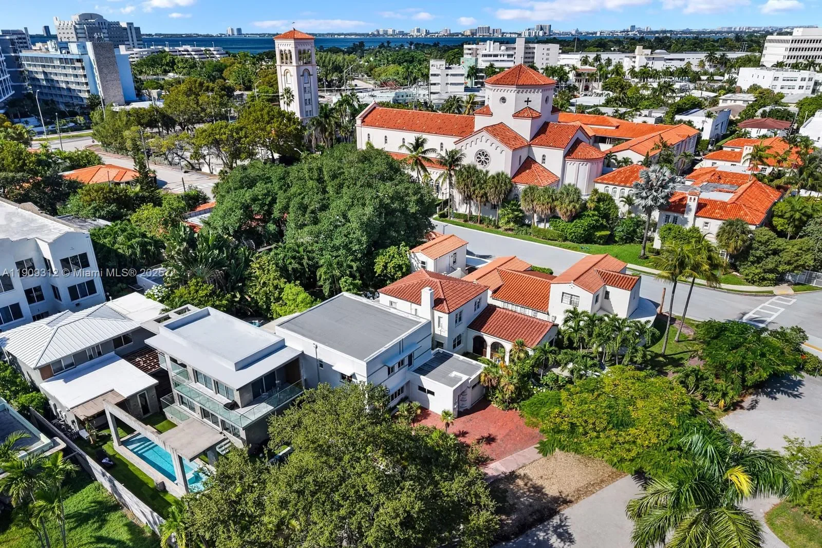 3470 N Meridian Ave, Miami Beach, Florida, United States. - Photo 32