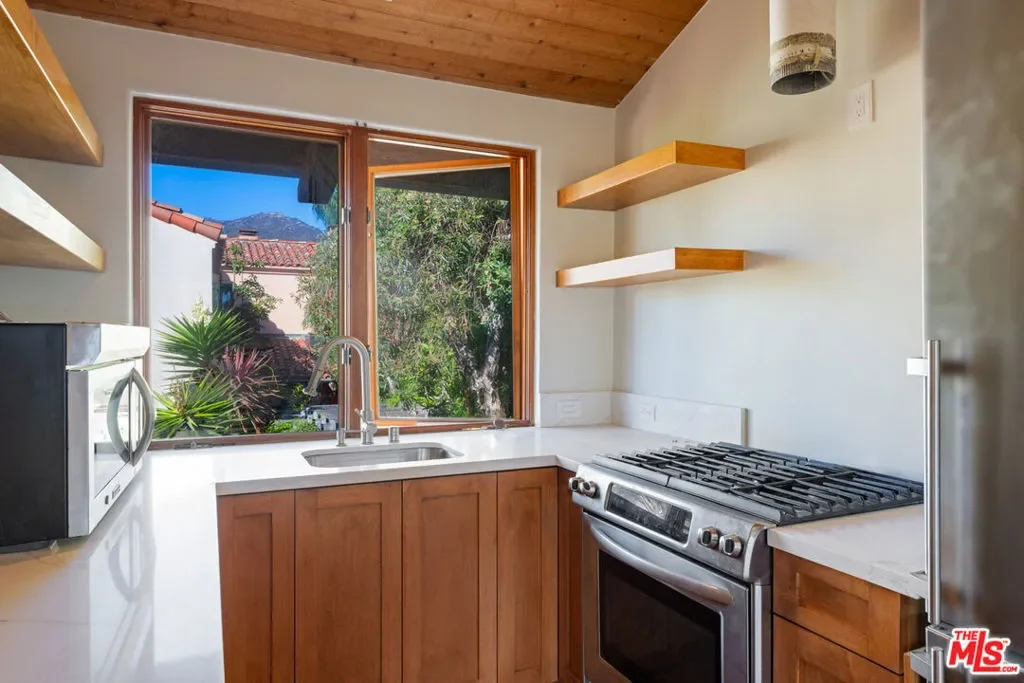 23351 Malibu Colony Road 108a, Malibu, California, United States. - Photo 16