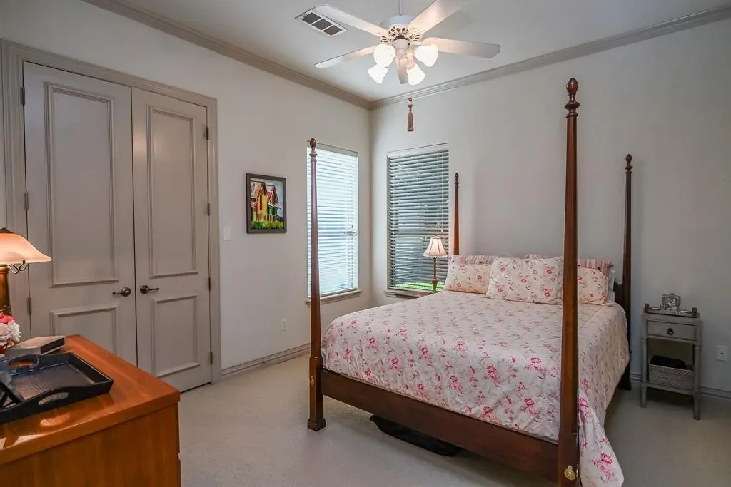 702 Sussex Court, Grapevine, Texas, United States. - Photo 18