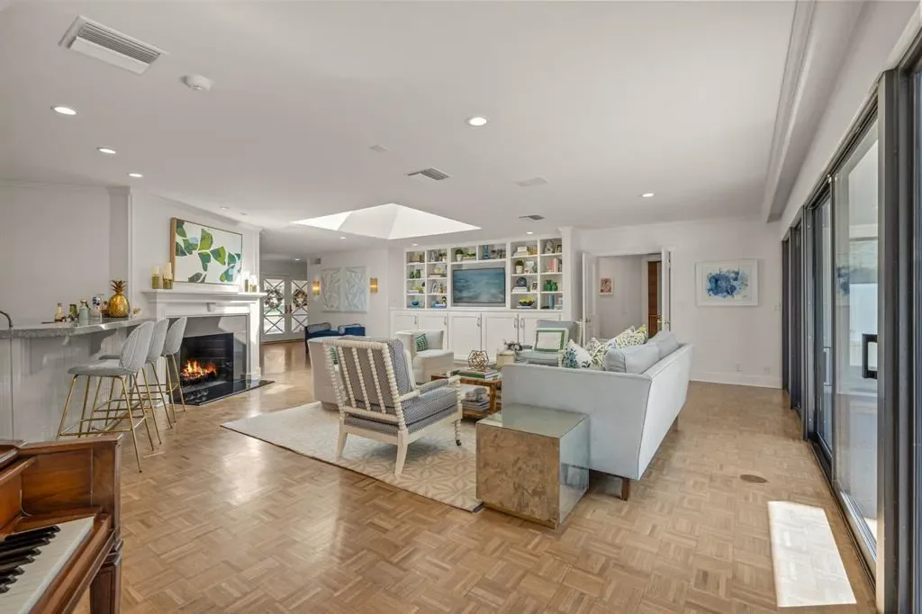 5849 Merrymount Road, Fort Worth, Texas, United States. - Photo 7