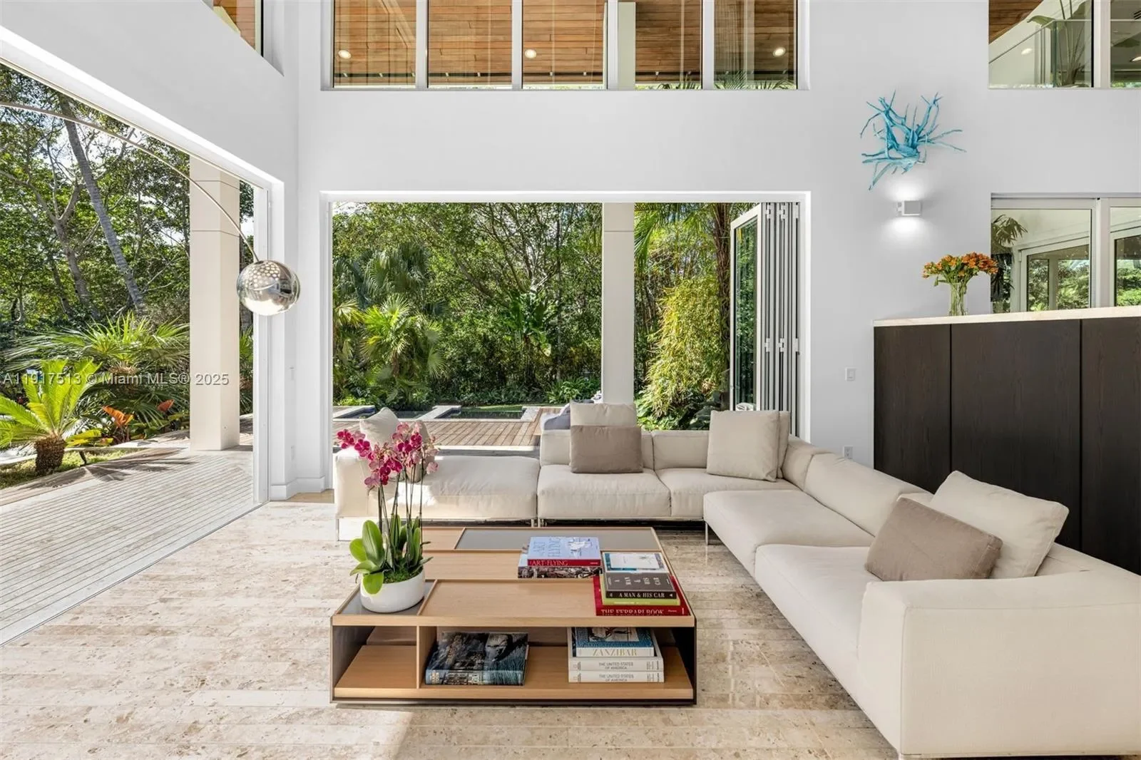 7150 W Lago Dr, Miami, Florida, United States. - Photo 1