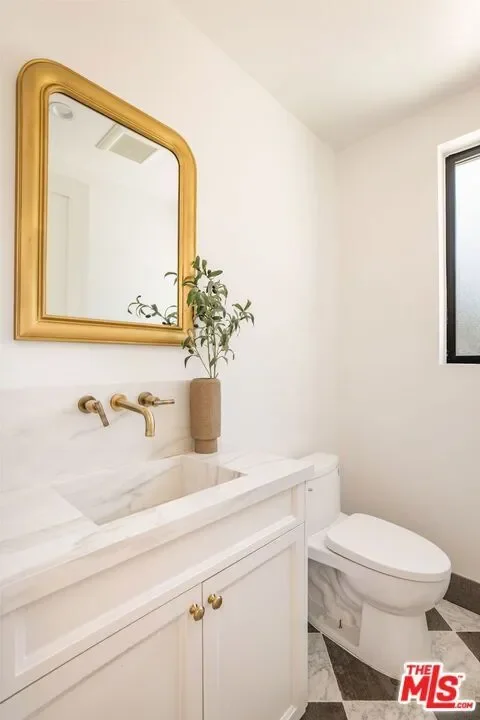 16815 Shileno Place, Los Angeles, California, United States. - Photo 32