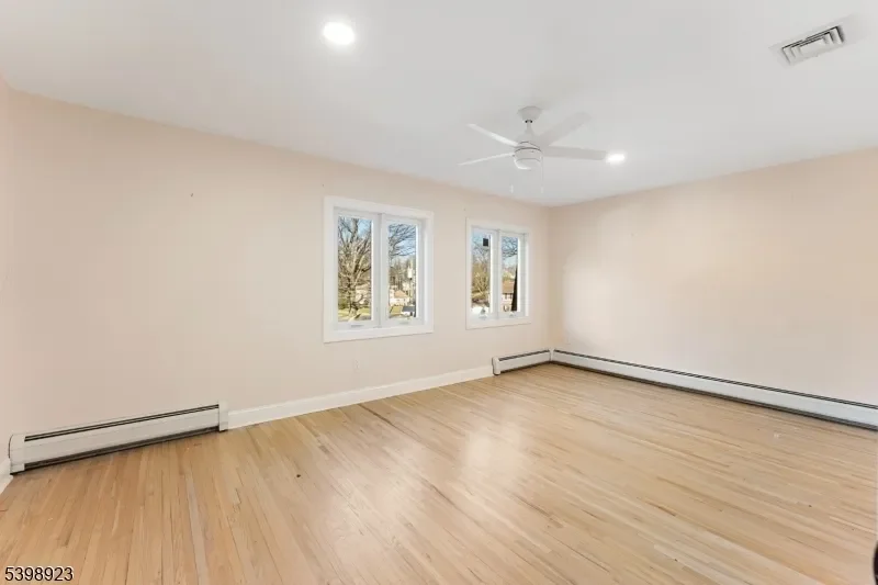 17 Rolling Hill Way, Clark Twp., NJ 07066, Clark, New Jersey, United States. - Photo 14