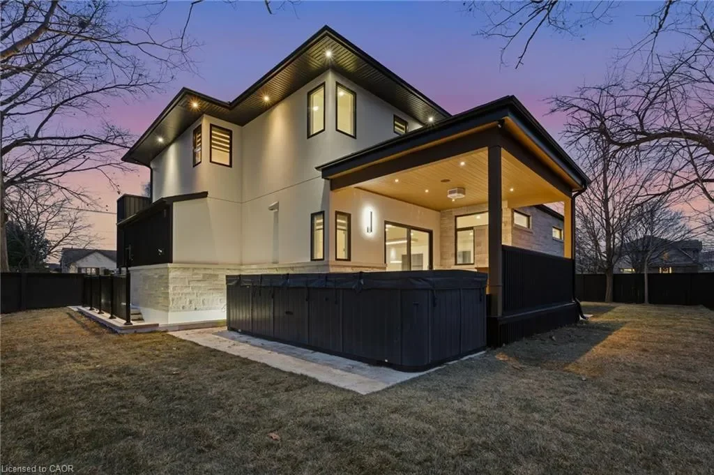 Exterior photo 11