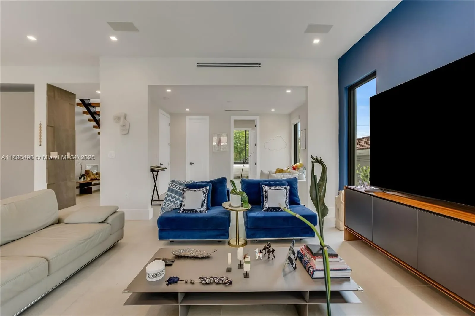 8826 Froude Ave, Bal Harbour, Florida, United States. - Photo 11