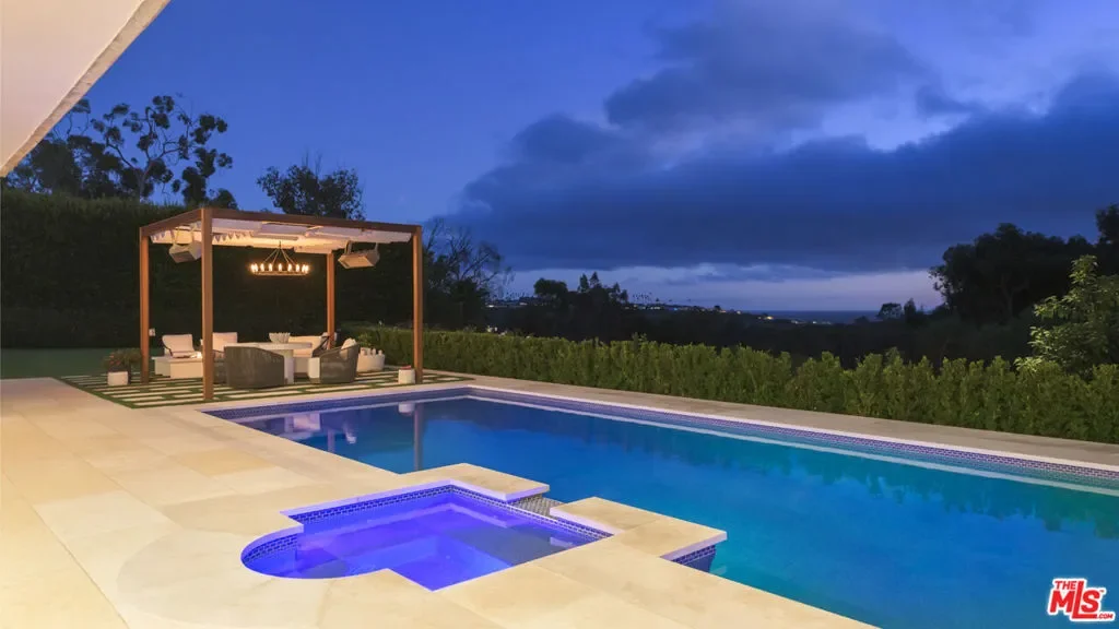 6110 Merritt Drive, Malibu, California, United States. - Photo 39