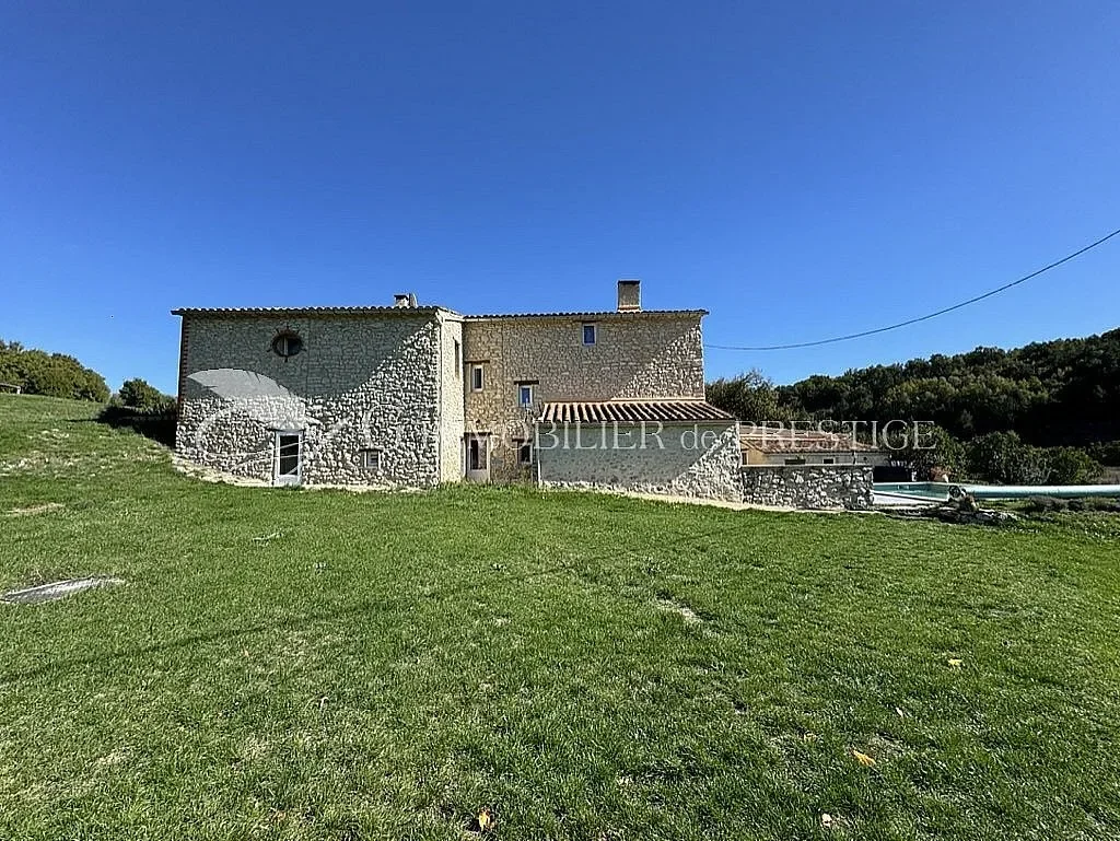 Exterior photo 5